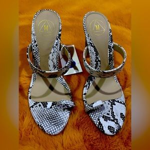 Target brand shoes heels size 7 ( 37 )- open toe heel size 41/2 inch color gray